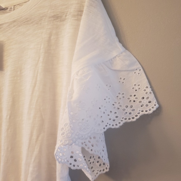NWT Women's Eyelet Embroidered White Ruffle Top - Picture 5 of 7